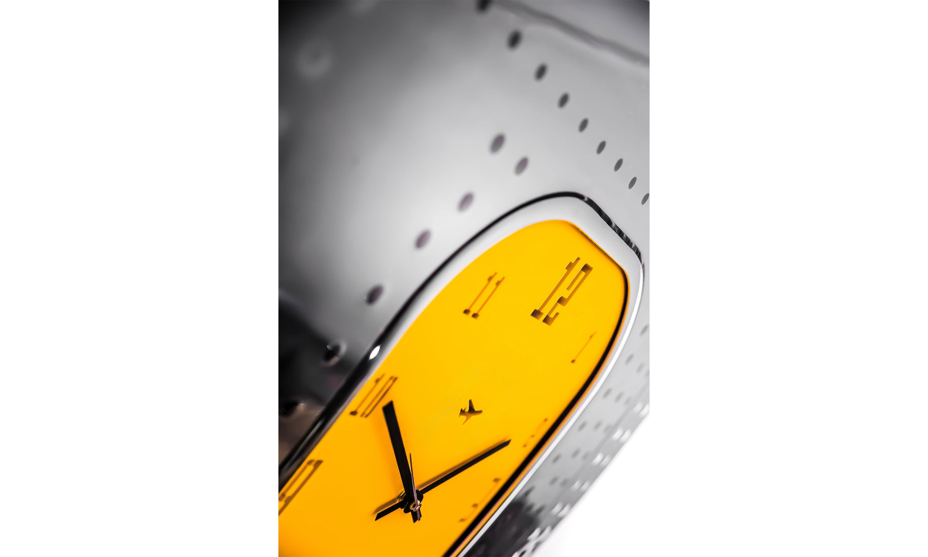 BOEING 747 & 737 WINDOW FUSELAGE CLOCK - YELLOW - Plane Industries