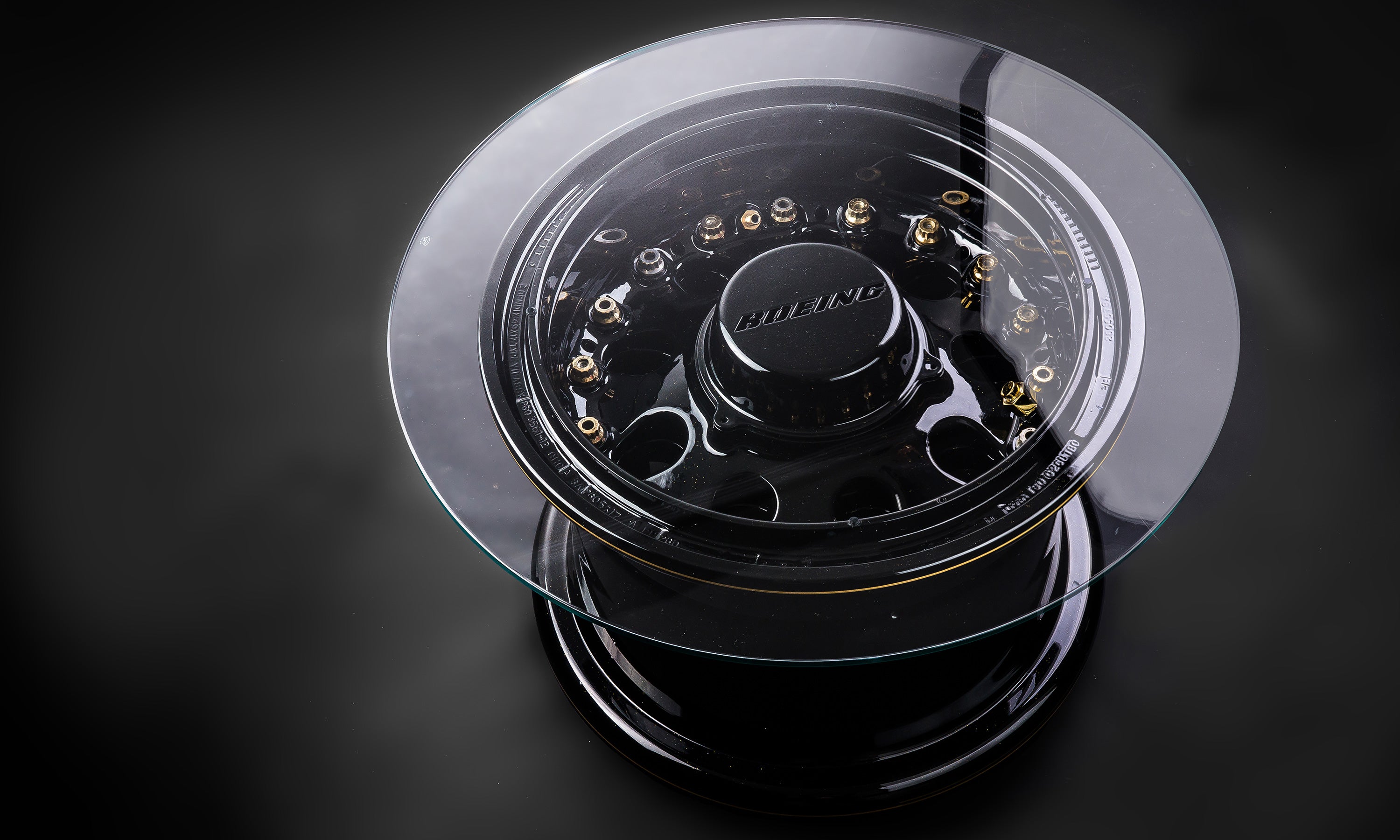 BOEING 747 WHEEL COFFEE TABLE - BLACK EDITION - Plane Industries