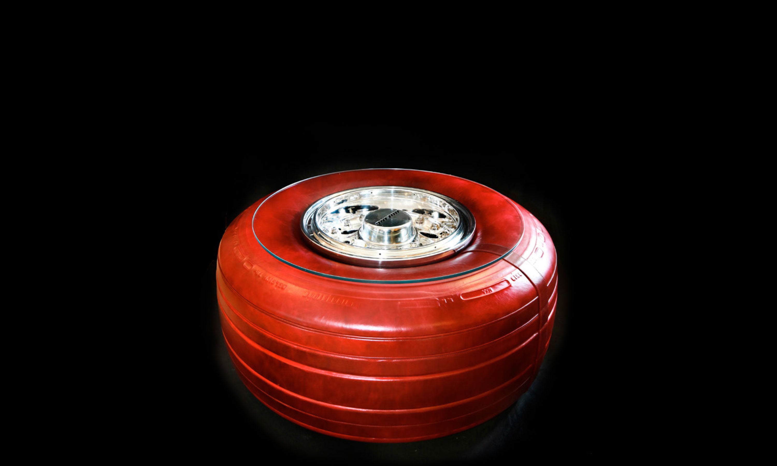 BOEING 747 WHEEL COFFEE TABLE - TYRE EDITION - Plane Industries